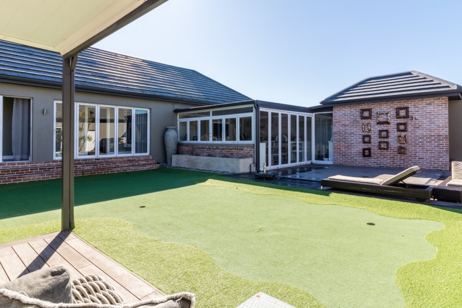 5 Bedroom Property for Sale in Num Num Cape Estate Western Cape